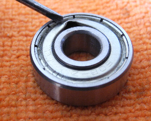 EQ6 Worm roller end bearing showing damage