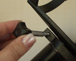 Replacing the RA clutch lock bolt